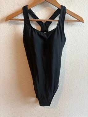 L.L. Bean Black One Piece Sun Block UPF 50+ Black Swimsuit New With Tags size 4